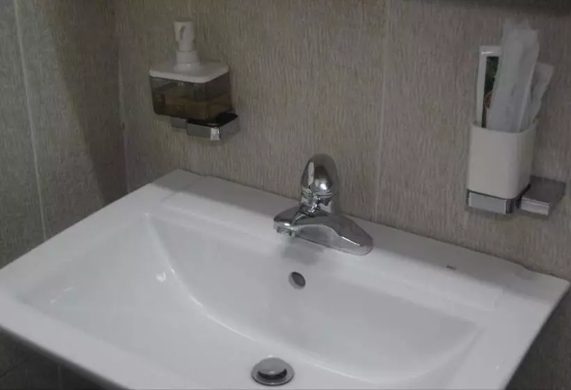 پانسیون All In One Guesthouse