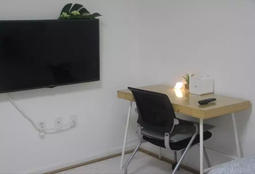 پانسیون All In One Guesthouse