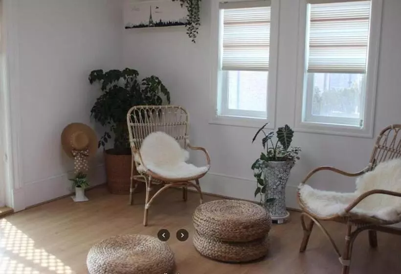 پانسیون All In One Guesthouse