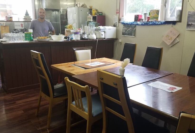 ペンション Australia House