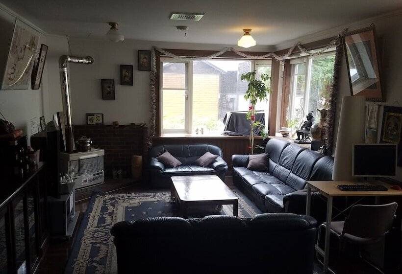 ペンション Australia House