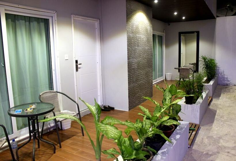 پانسیون Em Beach Maldives