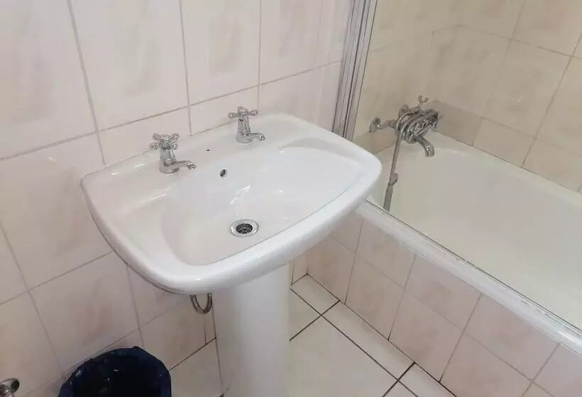 ペンション Isabel S Guesthouse