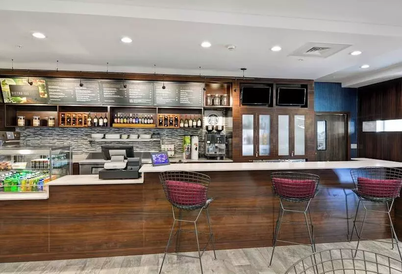 Hotelli Courtyard By Marriott Long Island Islip/courthouse Complex