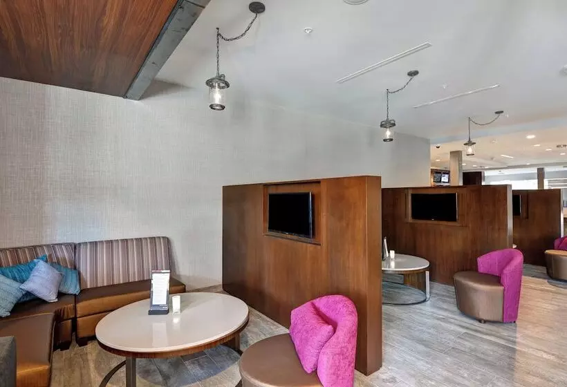 Hotelli Courtyard By Marriott Long Island Islip/courthouse Complex