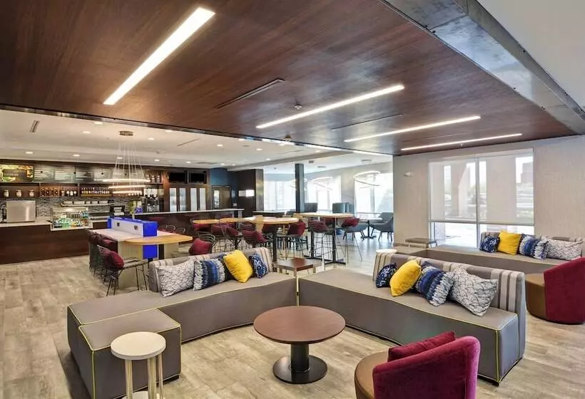 Hotelli Courtyard By Marriott Long Island Islip/courthouse Complex