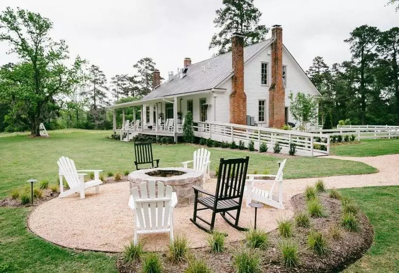 Retkeilymaja The Historic Hill House And Farm