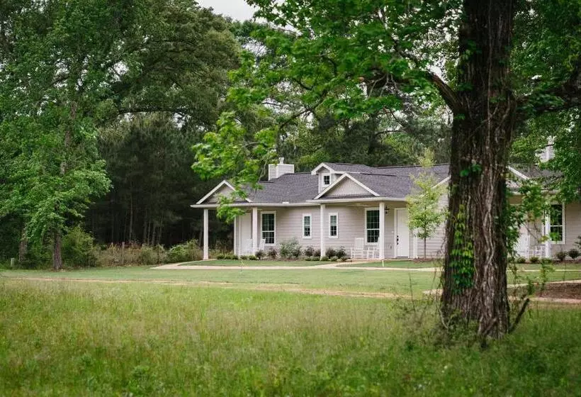 Retkeilymaja The Historic Hill House And Farm