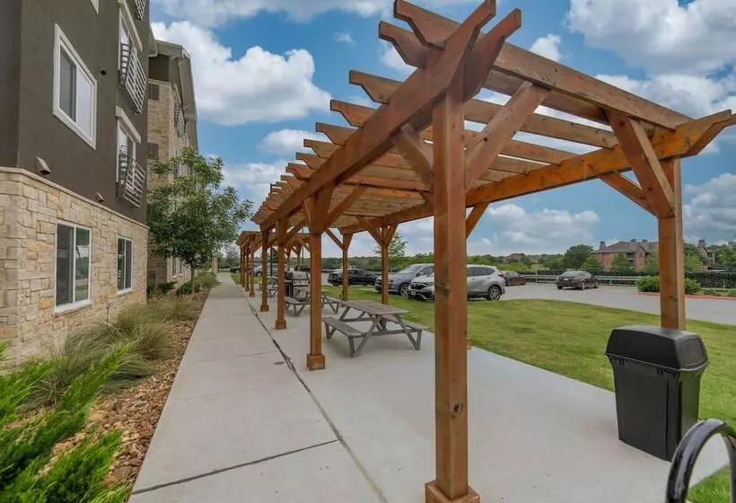 Soka Suites Dallas   Las Colinas