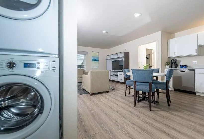 Soka Suites Dallas   Las Colinas