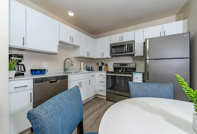Soka Suites Dallas   Las Colinas