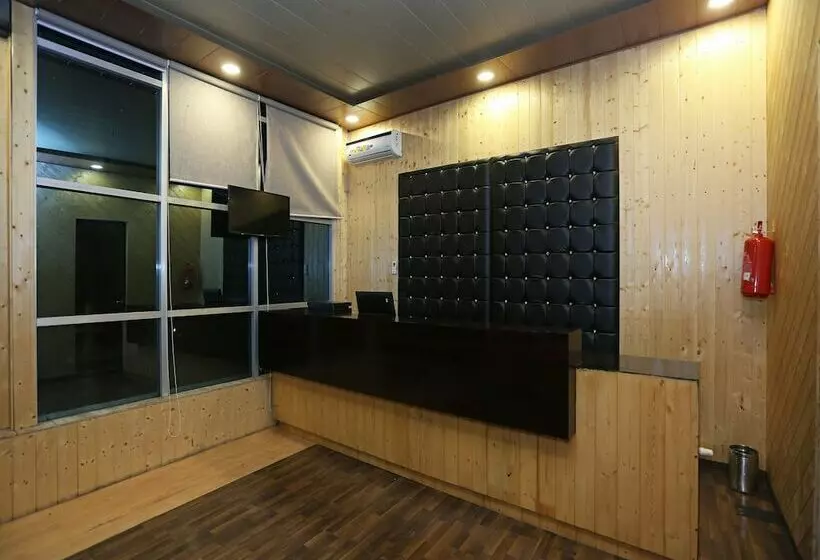 Hotelli Capital O 24794 Aaryavan Resorts