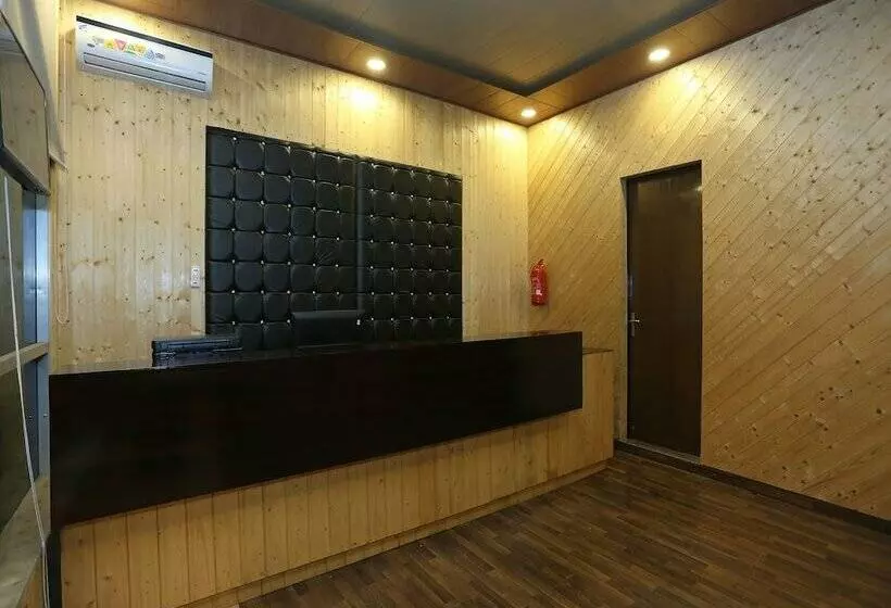 Hotelli Capital O 24794 Aaryavan Resorts