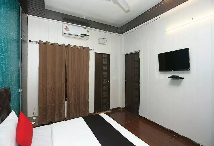 Hotelli Capital O 24794 Aaryavan Resorts