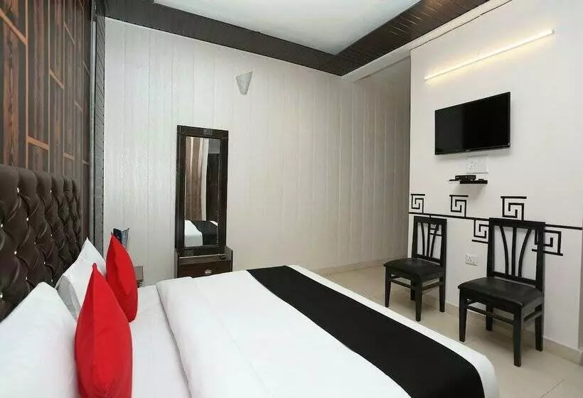 Hotelli Capital O 24794 Aaryavan Resorts