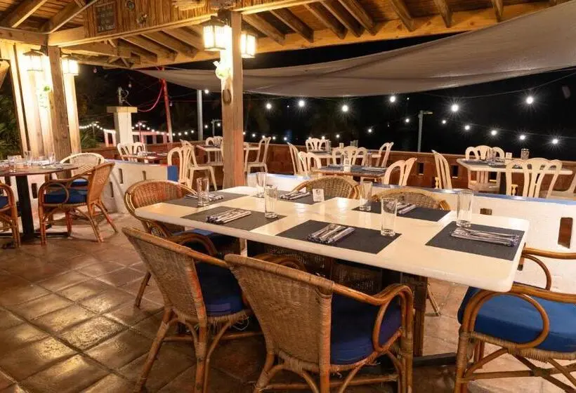 پانسیون Trade Winds Restaurant & Guest House