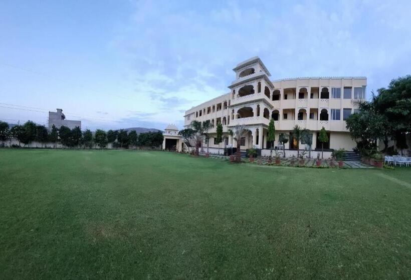 Maangarh Resorts