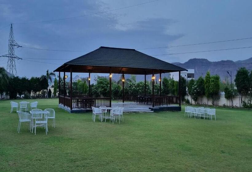 Maangarh Resorts