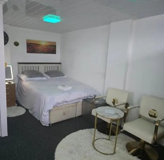 ペンション A Bedsit For Busy Minds Made To Relax And Unwind