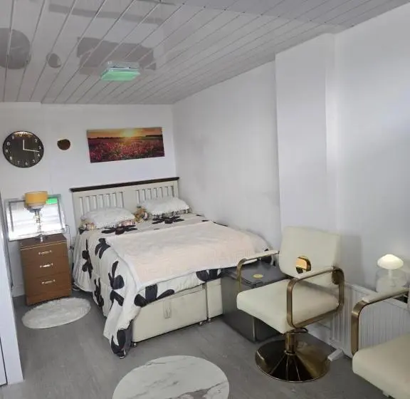 ペンション A Bedsit For Busy Minds Made To Relax And Unwind