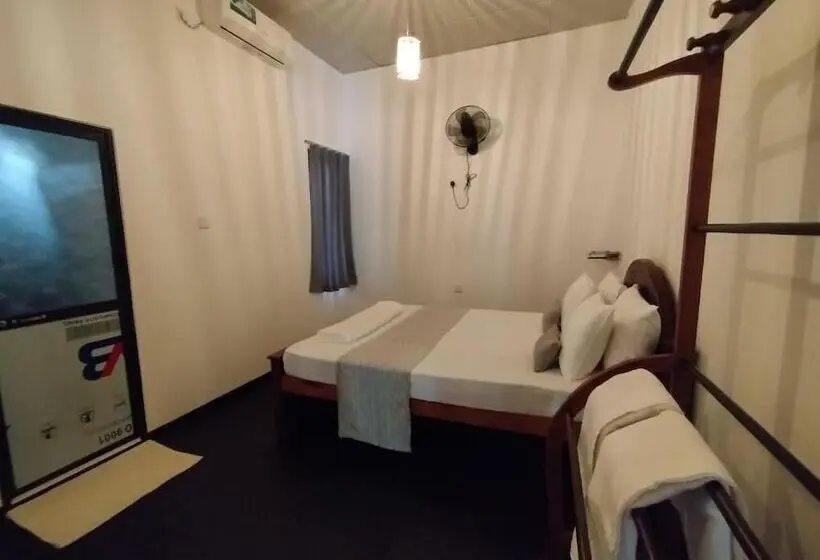 ペンション Step Inn Ahangama