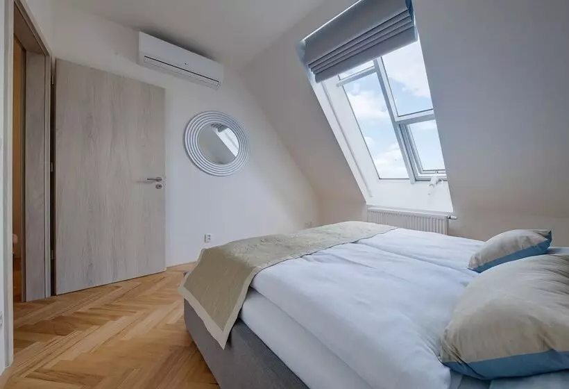 Gold Art Apartments