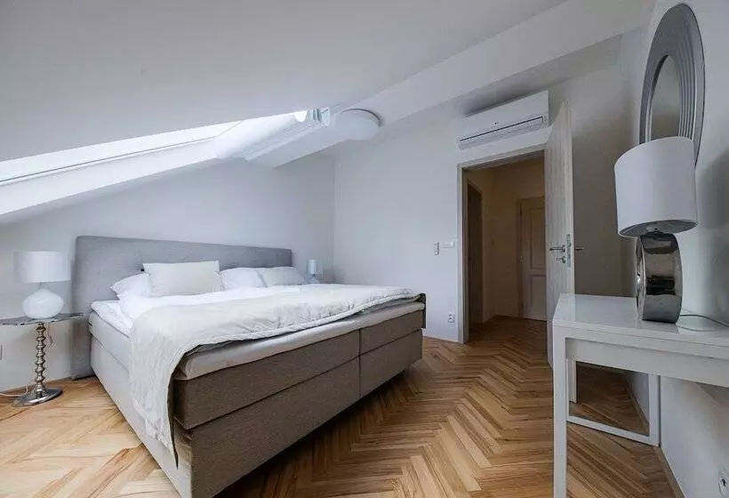 Gold Art Apartments
