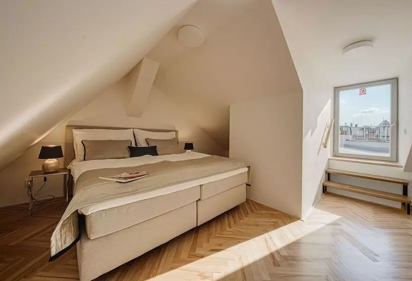 Gold Art Apartments