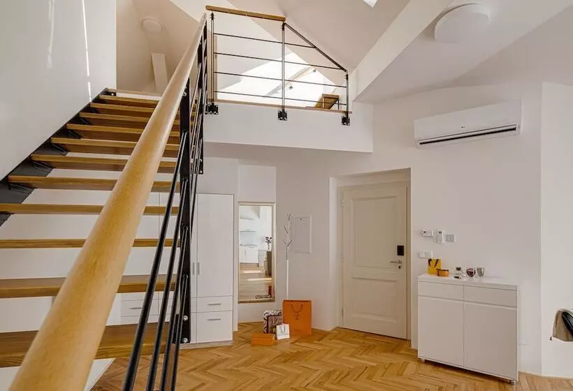 Gold Art Apartments
