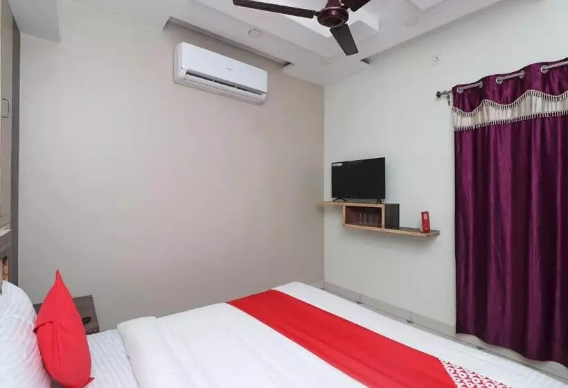 Hotelli Oyo 29570 Swastik Resort