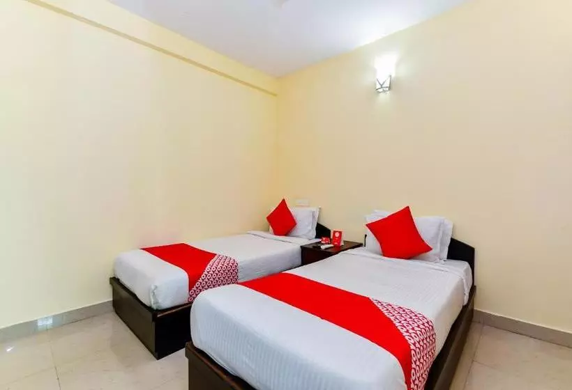 ホテル Oyo 37764 Ghala Tourist Home