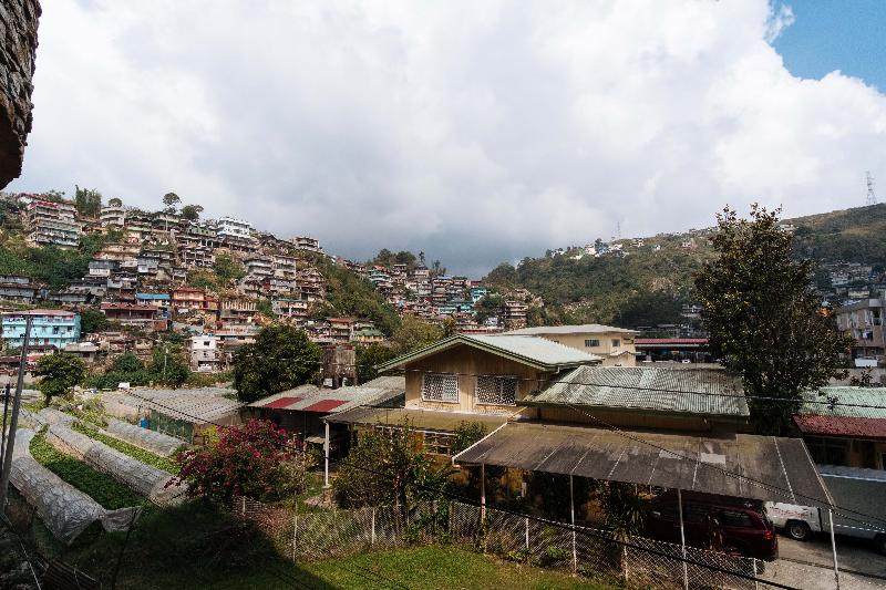 בית מלון כפרי Reddoorz Plus Near Strawberry Farm Baguio