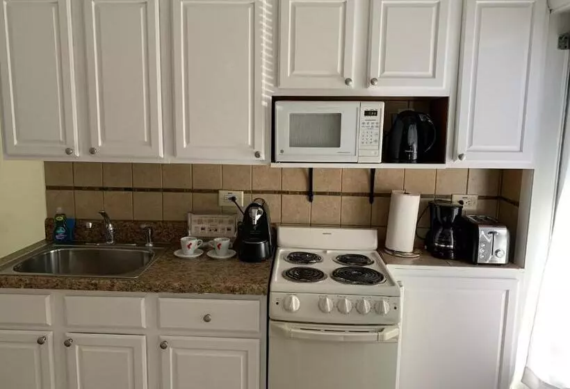 هتل Tiana Beach Inn