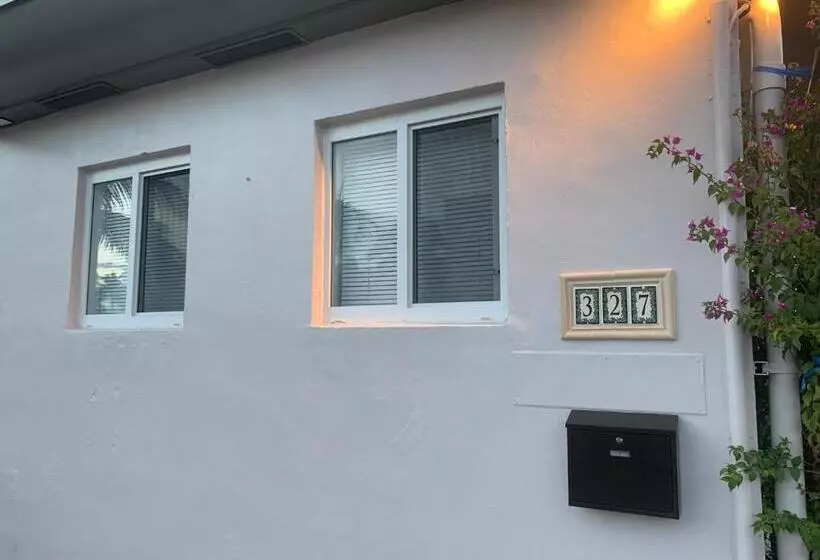 هتل Tiana Beach Inn