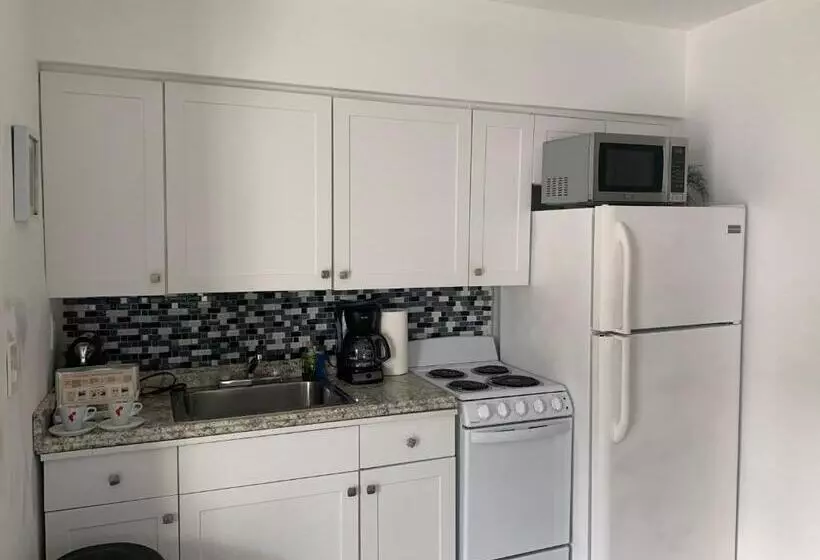 هتل Tiana Beach Inn