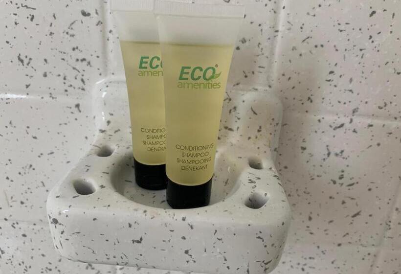 فندق Tiana Beach Inn