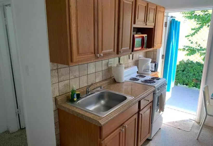 هتل Tiana Beach Inn