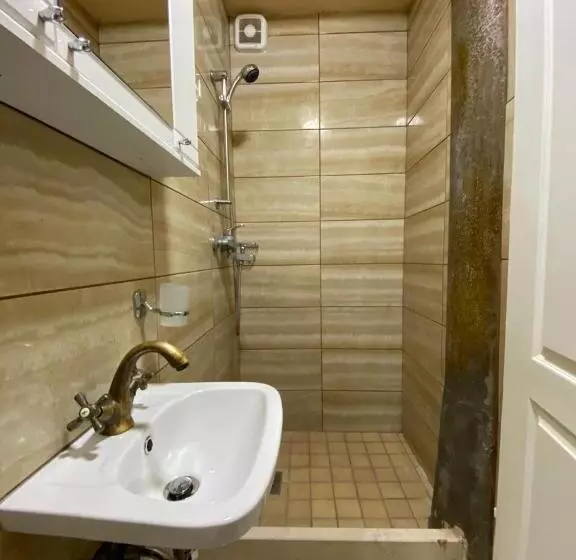 ペンション Viktor Rooms