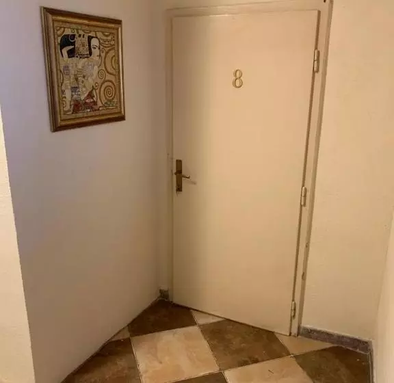 ペンション Viktor Rooms