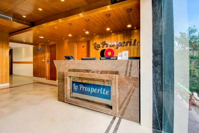 Capital O Premium Hotel La Prosperite Near Royal Meenakshi Mal