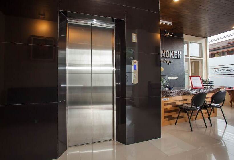 بنسيون Reddoorz Premium @ Jalan Cengkeh Malang