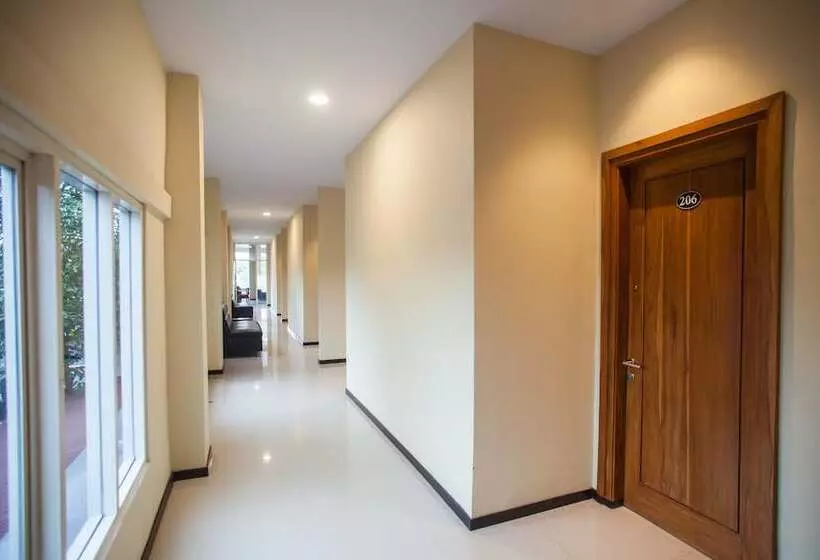 Majatalo Reddoorz Premium @ Jalan Cengkeh Malang