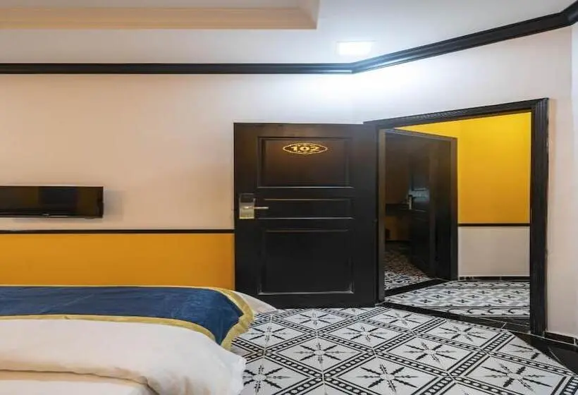 هتل Dancentre Airport Stays Vyvy