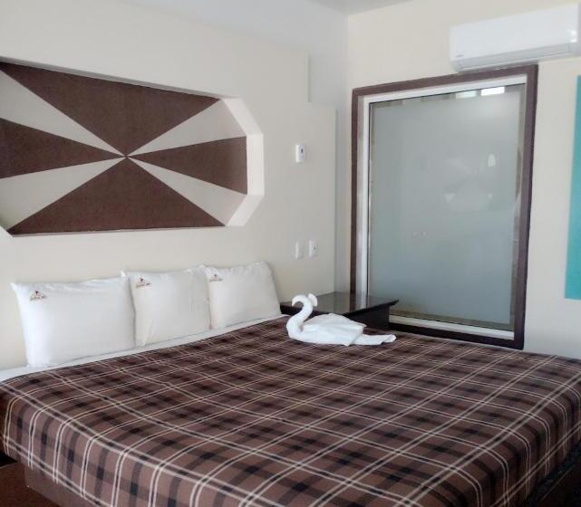 فندق Azteca Inn