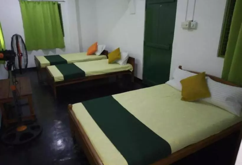 ホテル Udawalawe Wildlife & Nature Protection Bungalow