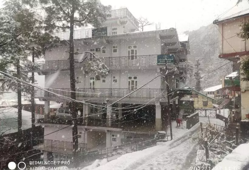 ペンション The Himalayas Guest House