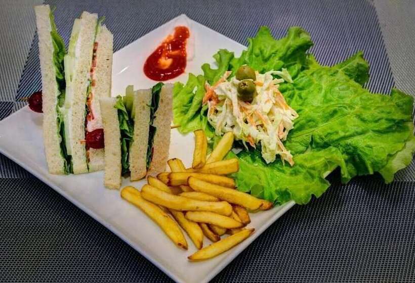 Udaan Olive Hotel & Spa Pelling