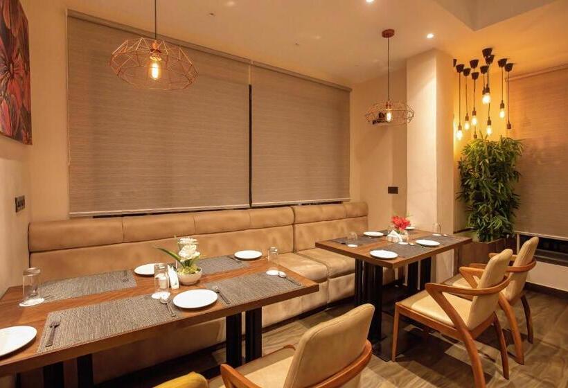 Udaan Olive Hotel & Spa Pelling