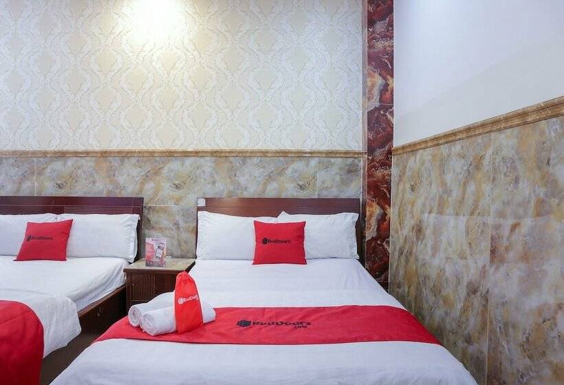هتل Reddoorz Plus Near Mien Tay Bus Station 2