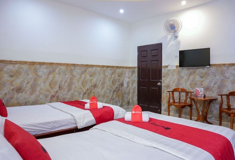 هتل Reddoorz Plus Near Mien Tay Bus Station 2